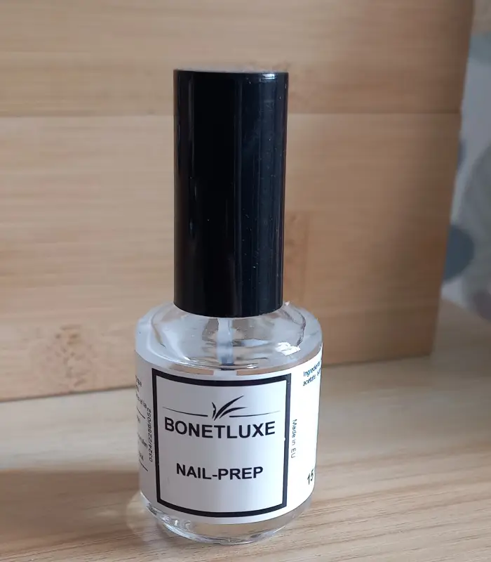 nail prep. M.E.A Studio Aura