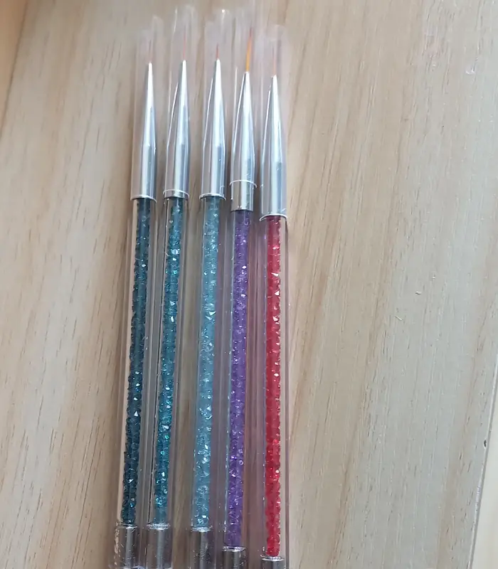 pinceau pour nail art. M.E.A Studio Aura