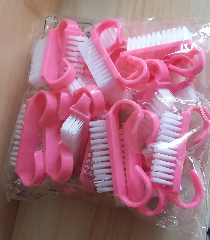 brosse pour ongle. M.E.A Studio Aura