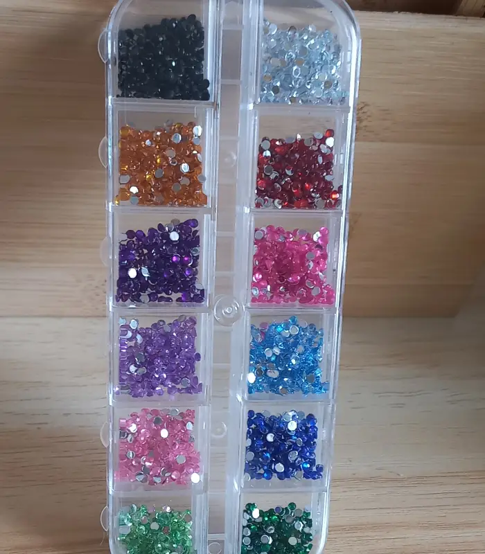 strass fruits pour ongle. M.E.A Studio Aura
