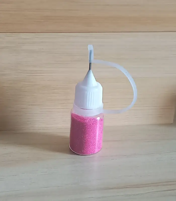 Poudre acrylique pigmentée rose pour ongles. M.E.A Studio Aura