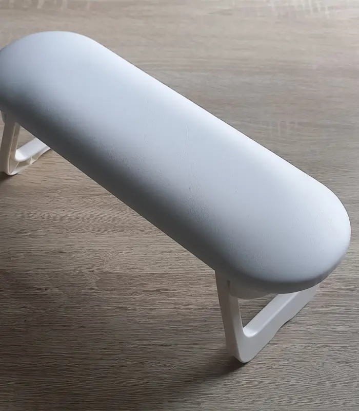 Banc pour onglerie. Repose main cliente. M.E.A Studio Aura
