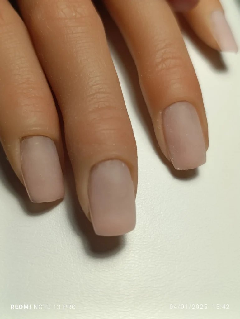 Gainage pour ongle. M.E.A Studio Aura