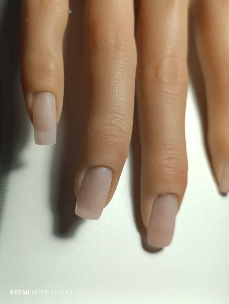 Gainage pour ongle. M.E.A Studio Aura
