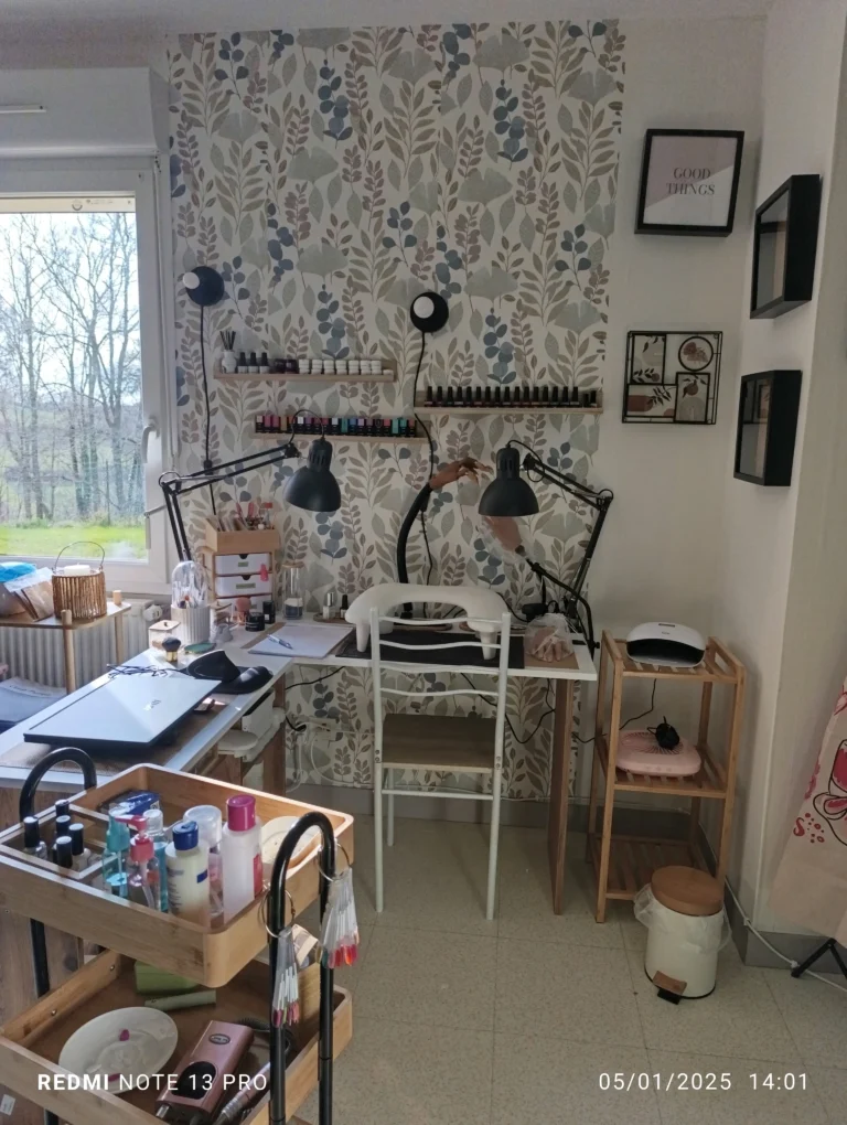 salon onglerie. M.E.A Studio Aura