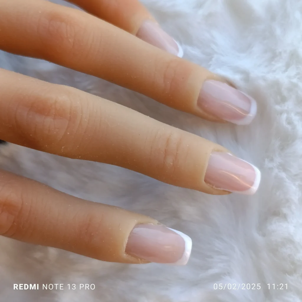 Babyboomer pour ongles. M.E.A Studio Aura