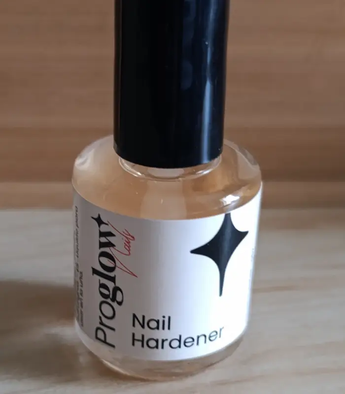 Nail hardener. Vernis pour stickers. M.E.A Studio Aura