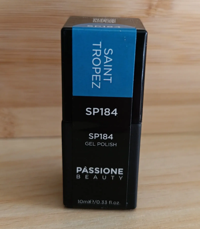 vernis ongle de couleur bleu. M.E.A Studio Aura
