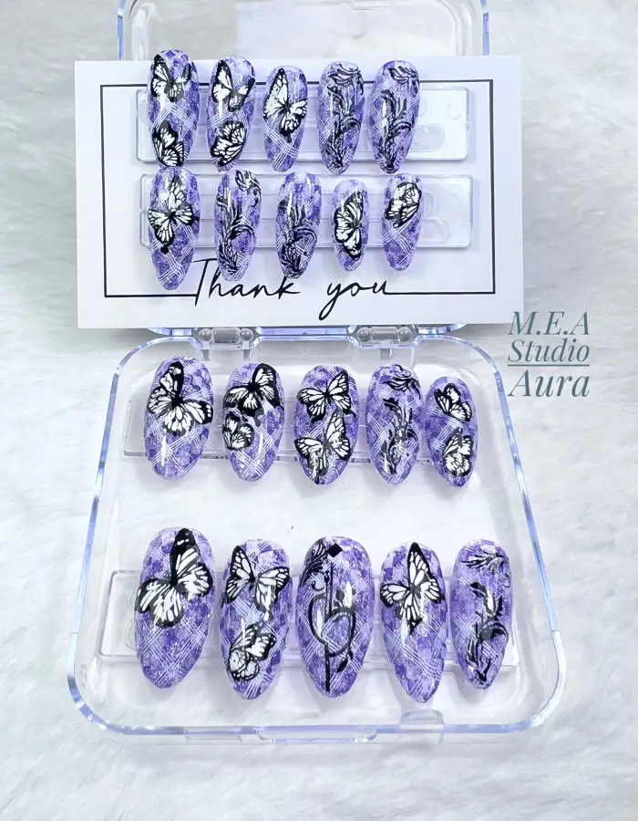 Presss on nails violet et blanc