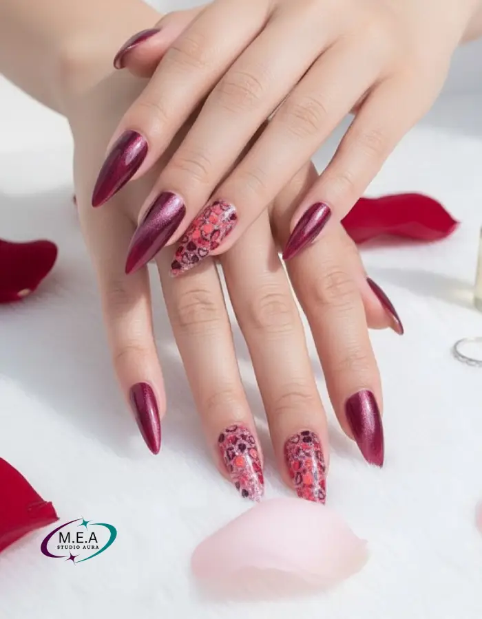 Press on nails rouge. M.E.A Studio Aura