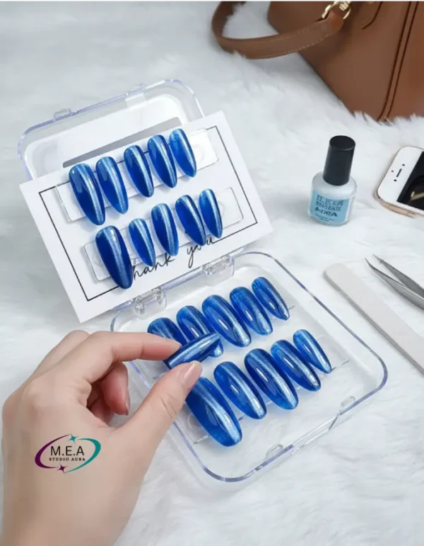 Magnétisme Bleu – Profondeur capturée en un regard