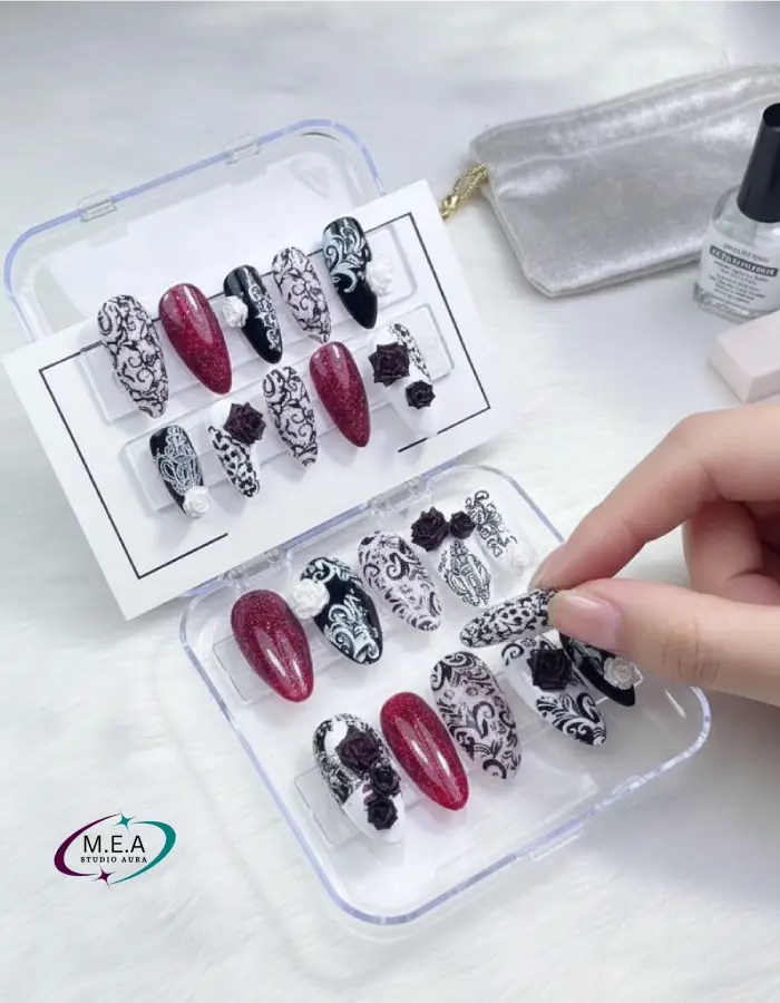 Press on nails.M.E.A Studio Aura (1)