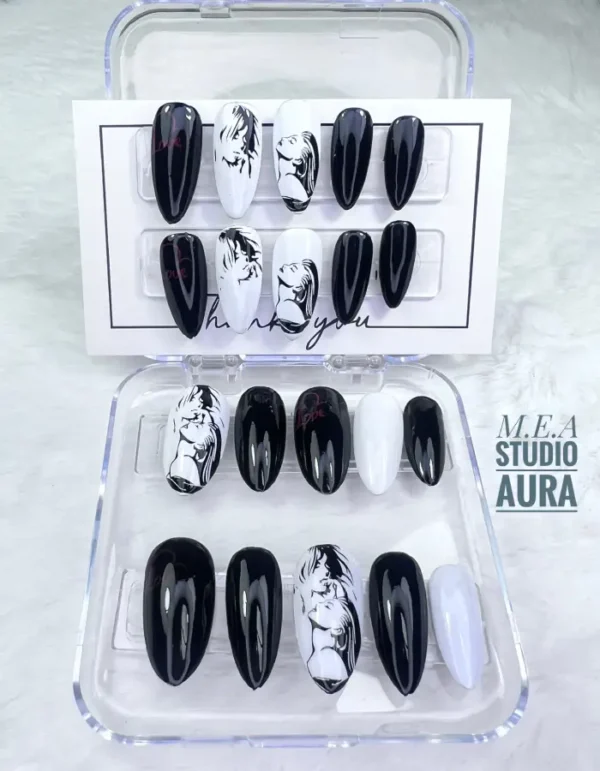 Féminin Pluriel –  L’amour au féminin sublimé en finesse