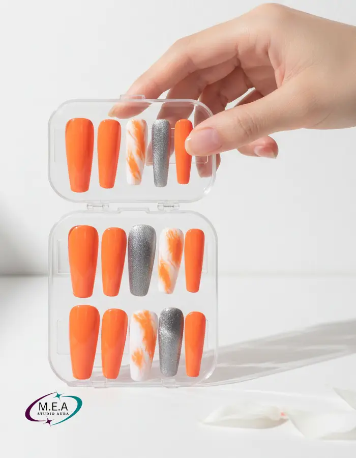 Press on nails . M.E.A Studio Aura (1)