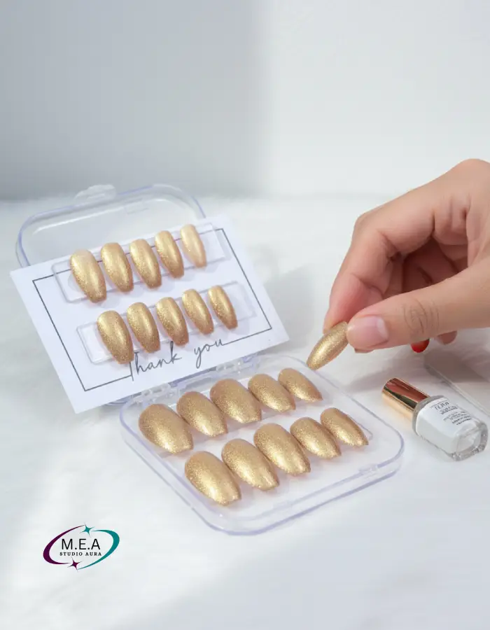 Press on nails . M.E.A Studio Aura (7)