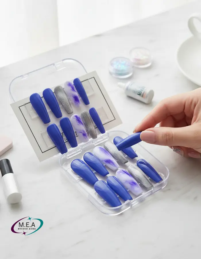 Press on nails . M.E.A Studio Aura