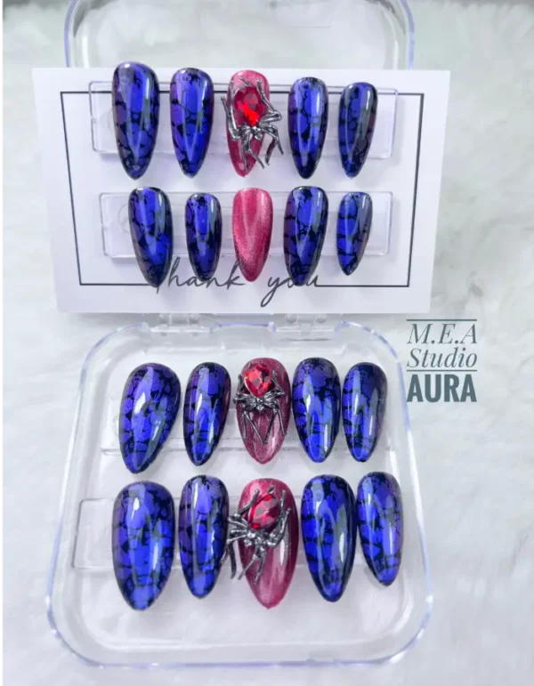 Arachnid Inferno – La force magnétique du Cat Eyes