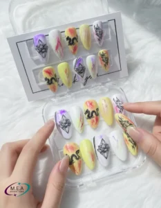 Press on nails. M.E.A Studio Aura. Press on nails de couleur rose