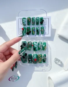 M.E.A Studio Aura. Press on nails (9)
