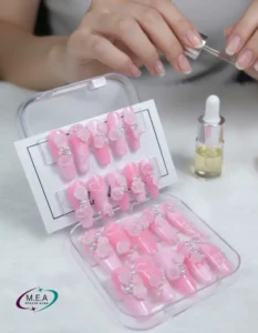 Press on nails gothique. M.E.A Studio Aura (1)