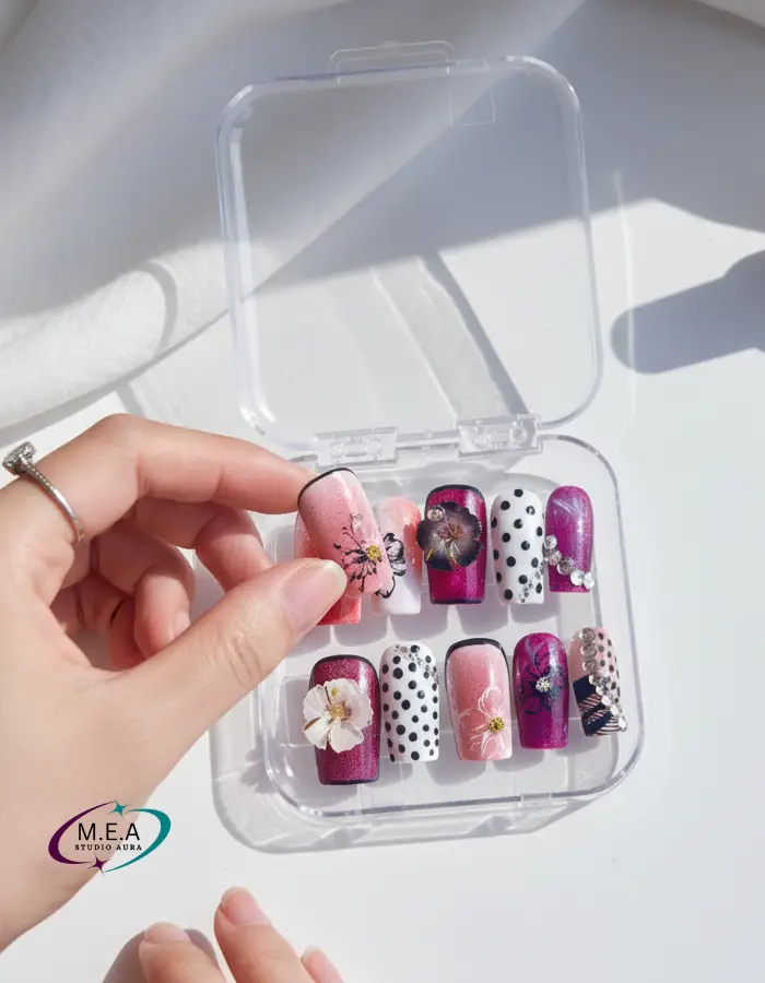 Press on nails.M.E.A Studio Aura (4)