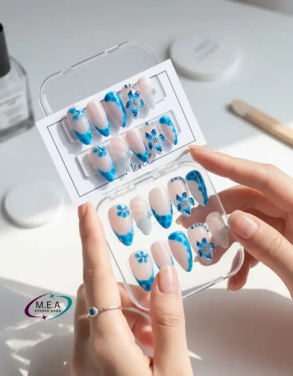 Press on nails. M.E.A Studio Aura. Press on nails de couleur rose (2) (2)